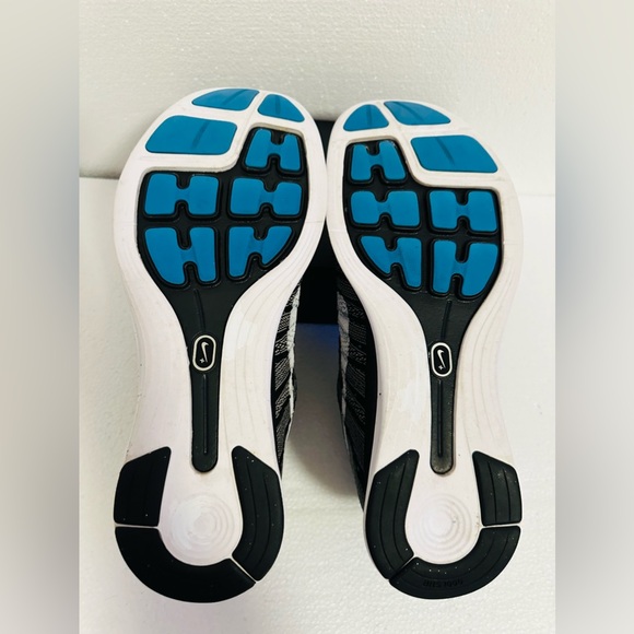 Nike Men Shoe Flyknit One Size
10M Athletic Running Sneaker Pre
Owned - Picture 8 of 10